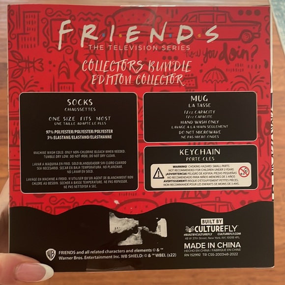 FRIENDS COLLECTOR BUNDLE — MUG, KEYCHAIN, SOCKS - Picture 2 of 2